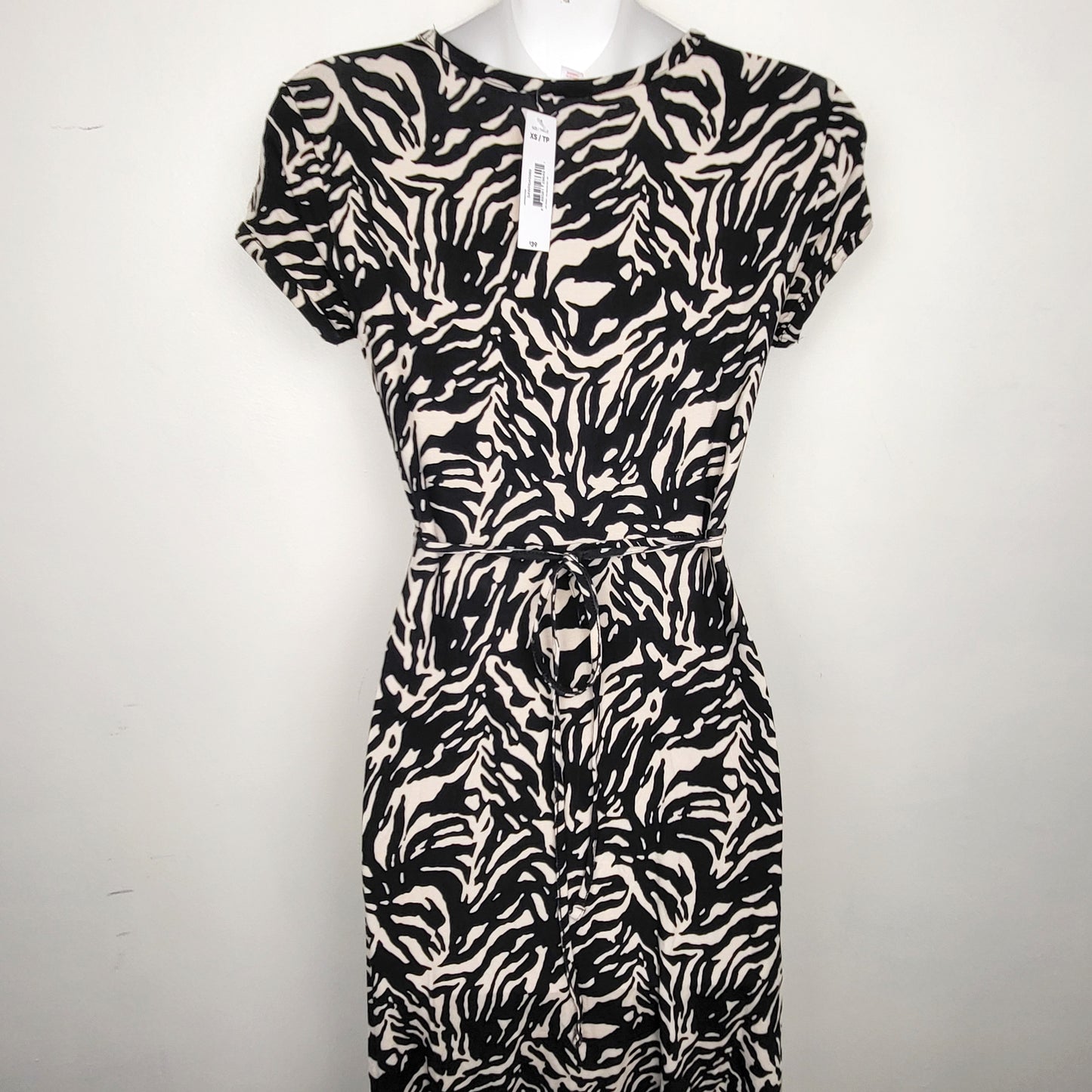 KTRC1 - NEW Joe Fresh zebra print short sleeved dress. Size XS 🍁