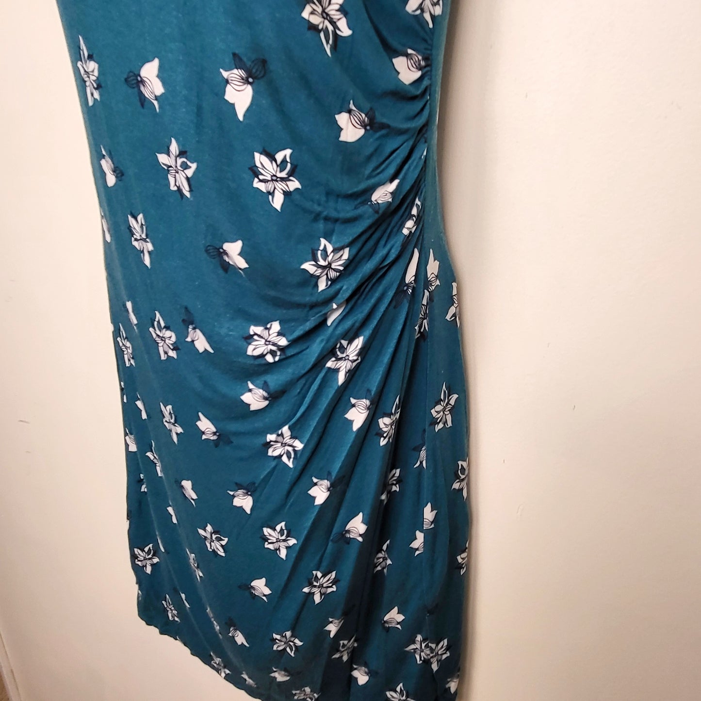 KTRC1 - Ann Taylor Loft teal floral print dress with ruching at side. Size XS