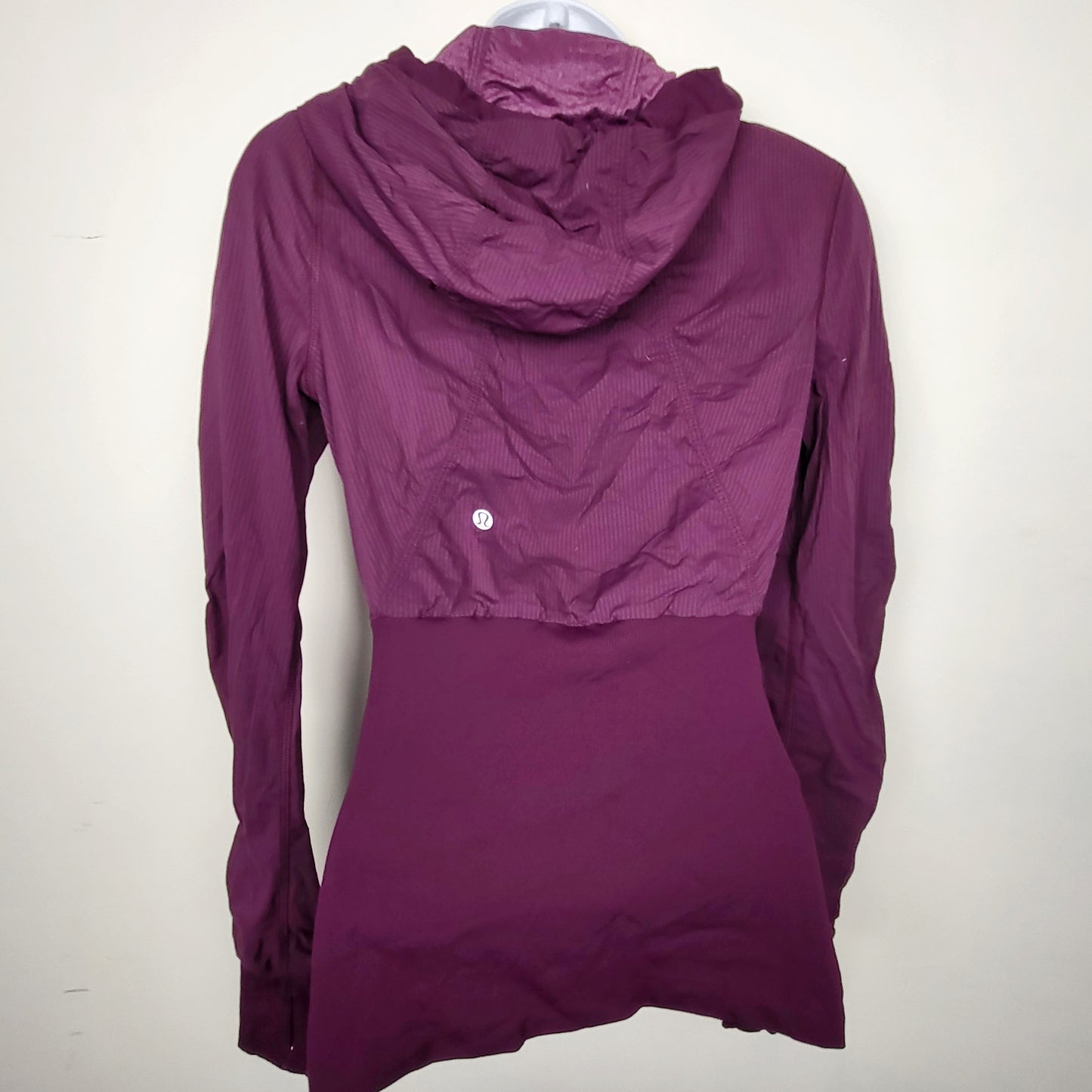 KTRC1 - Lululemon Reversible Dance Studio Jacket III in plum. Sizes like an XS 🍁