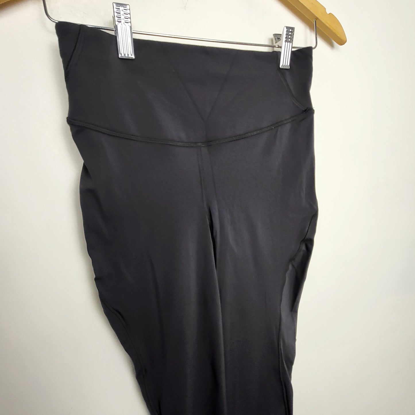 KTRC1 - Lululemon Base Pace High-Rise Running Tight 25" *Brushed Nulux. Size 6 🍁