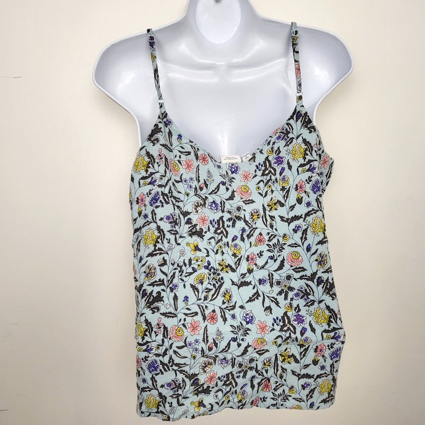 AGLL1 - Jacqueline de Yong blue sleeveless floral print tank top. Size 42 (US medium)