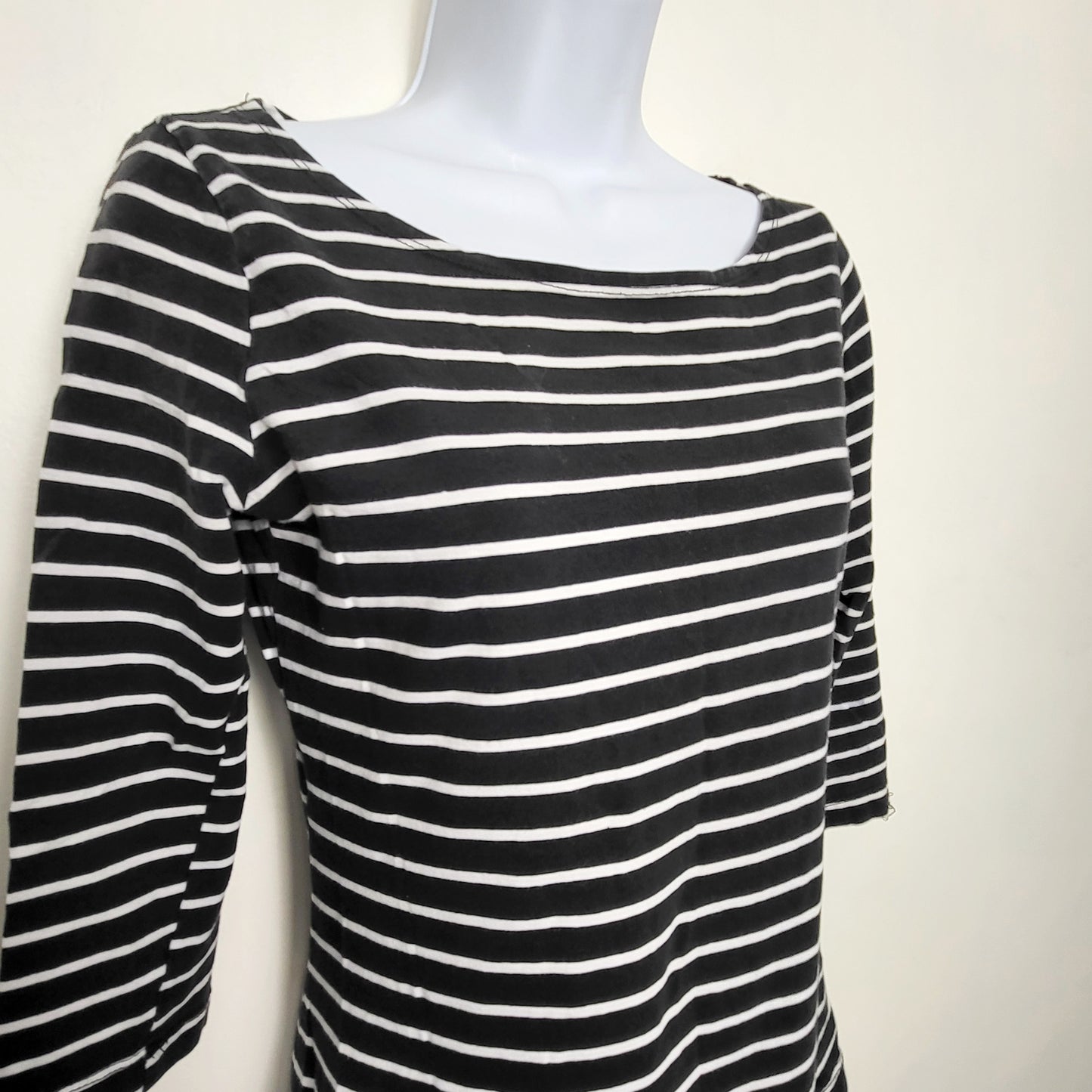 AGLL1 - Costa Blanca black striped boat neck top. Sizes like a medium