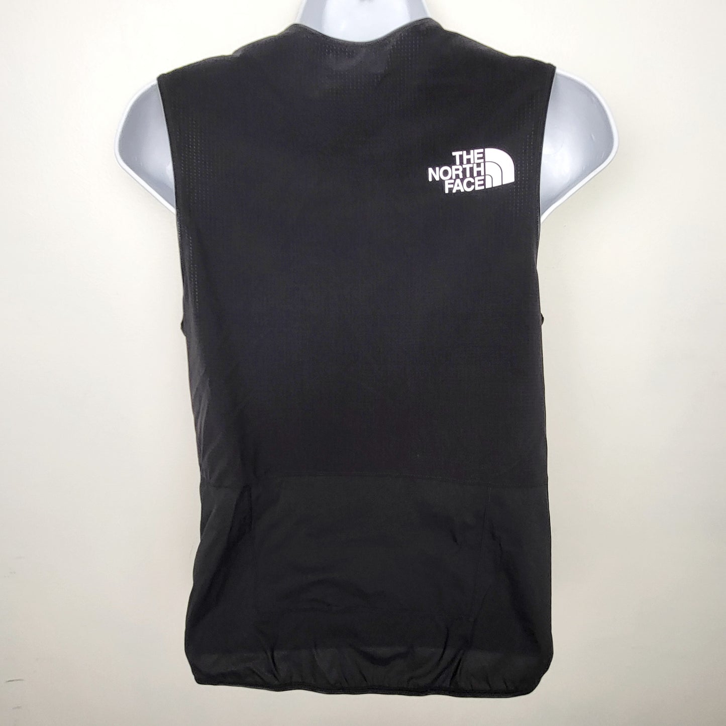 CMCRD1- NEW - The North Face black Flight Ventrix vest. Ladies size small