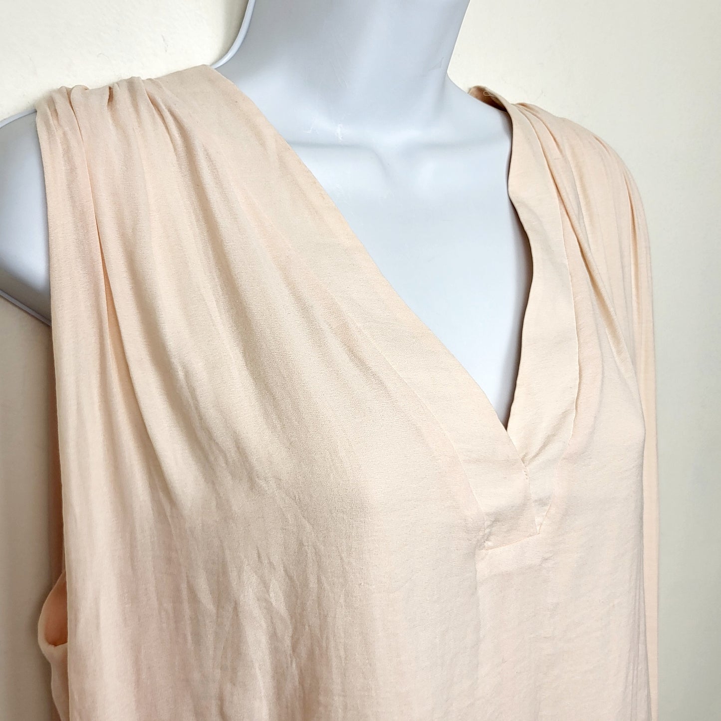 CMCRD1 - Free People Darcy Super V Tank Sleeveless Blouse. Sizes like a medium