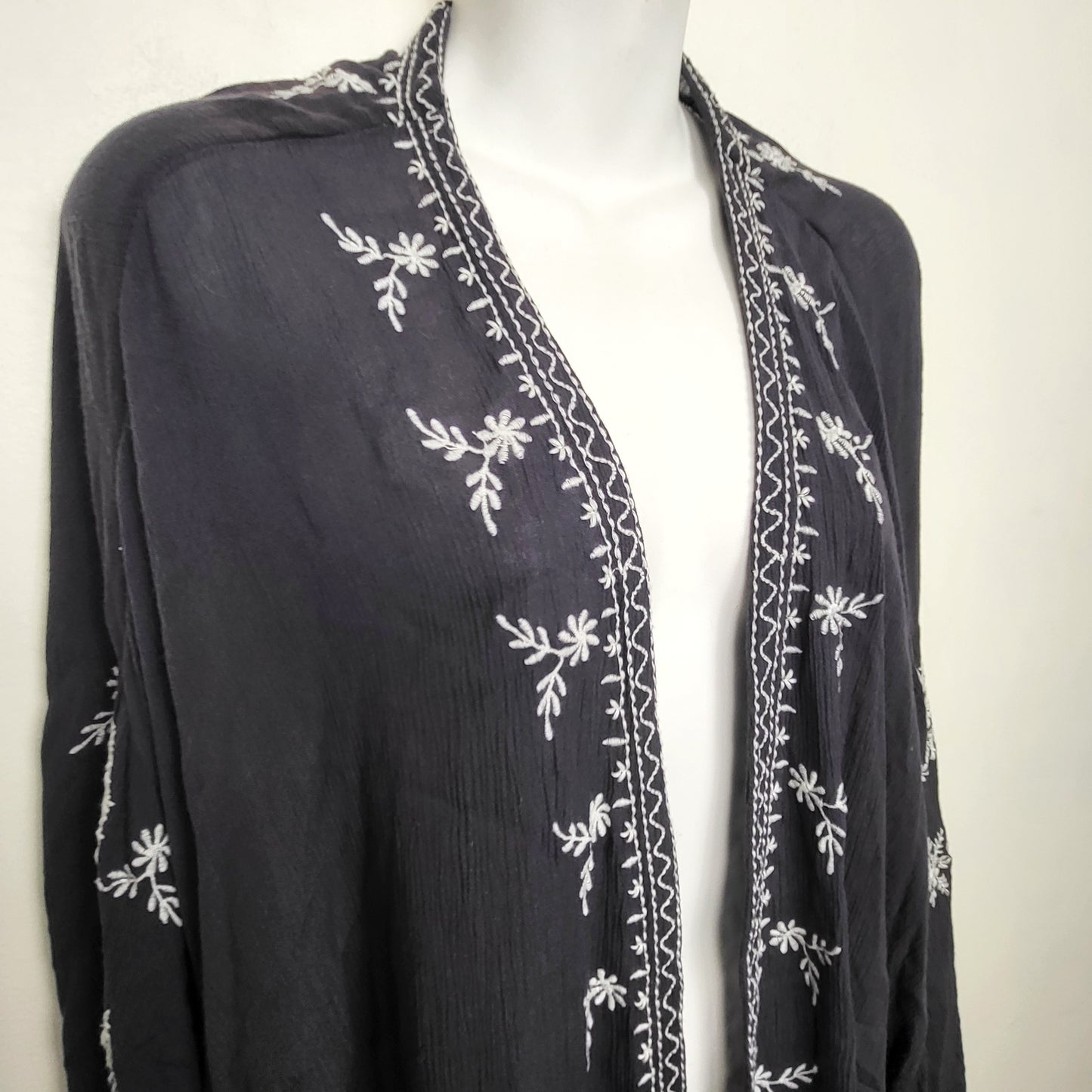 CMCRD1 - Free People embroidered rayon kimono in "washed black" colour. Size medium