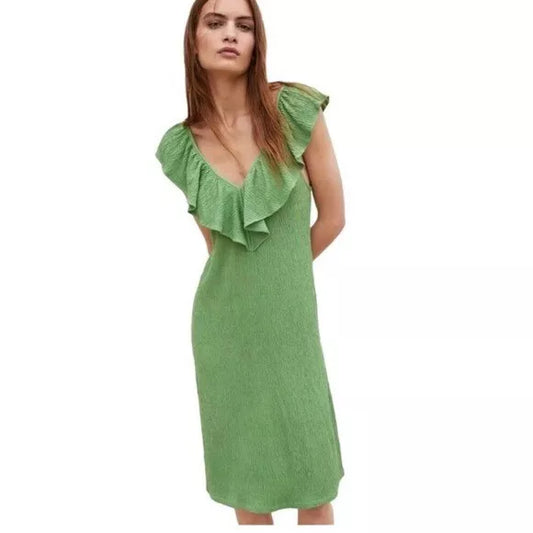 KTRC1 - Zara green smocked v-neck ruffle front sleeveless dress. Size small